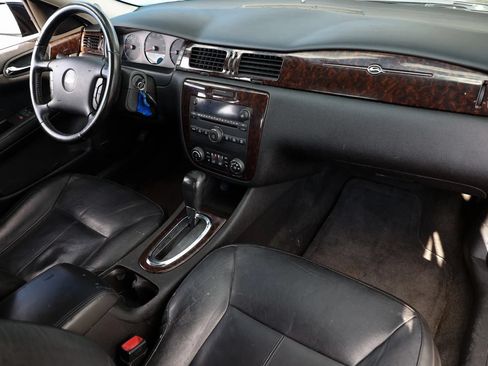Used 2013 Chevrolet Impala LTZ FWD image 22