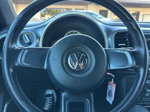 Used 2013 Volkswagen Beetle 2.5 image 21
