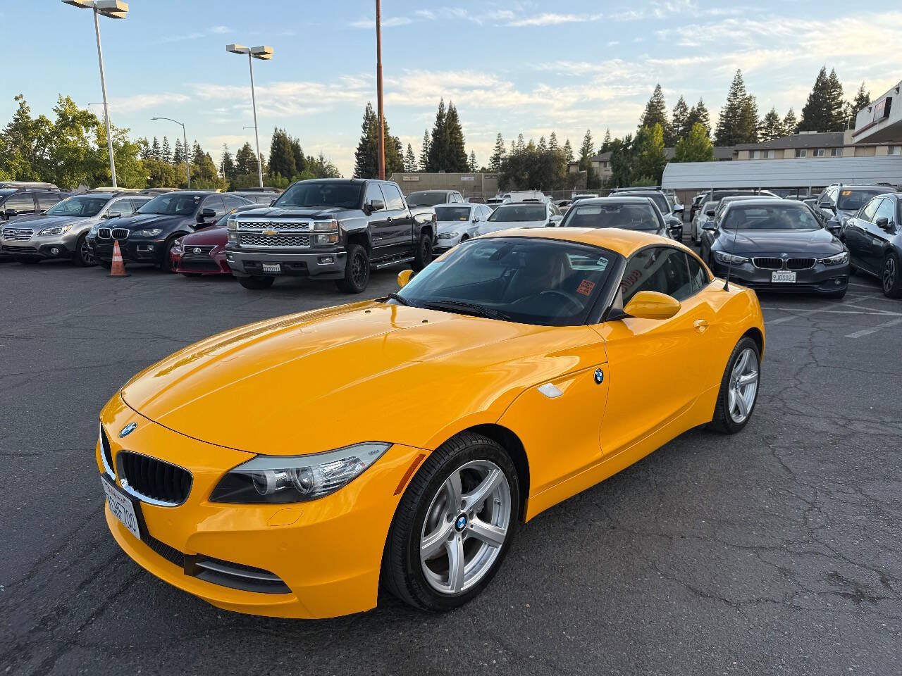 Used 2012 BMW Z4 sDrive28i w/ Exclusive Citrus Yellow Pkg RWD image 21