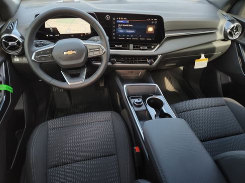 New 2026 Chevrolet Equinox LT image 18