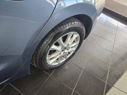 Used 2014 MAZDA MAZDA3 i Touring FWD image 29