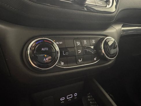 Used 2023 Chevrolet TrailBlazer LT w/ Convenience Package FWD image 27