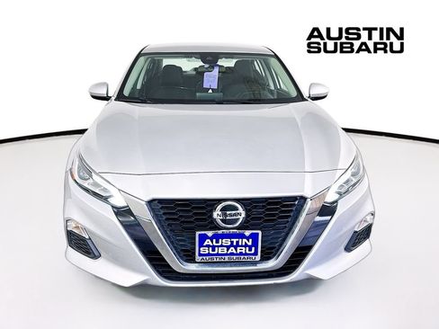 Used 2022 Nissan Altima 2.5 SV FWD image 2