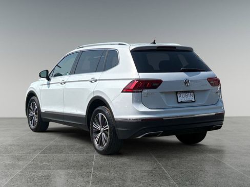 Used 2018 Volkswagen Tiguan SEL AWD/4WD image 4
