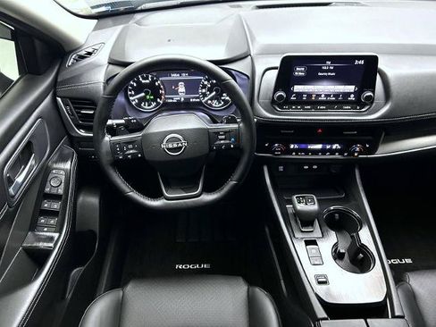 Certified 2025 Nissan Rogue SV w/ SV Premium Package FWD image 14