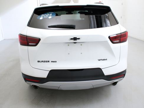 Certified 2024 Chevrolet Blazer LT w/ Midnight/Sport Edition AWD/4WD image 8