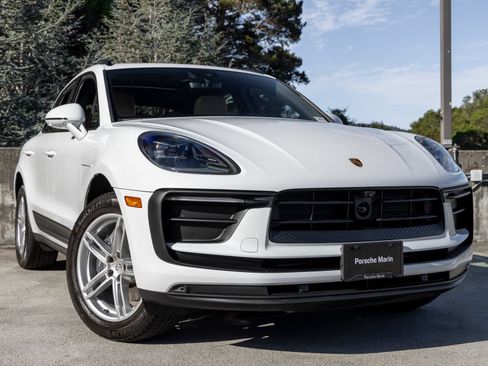Certified 2026 Porsche Macan AWD/4WD image 9