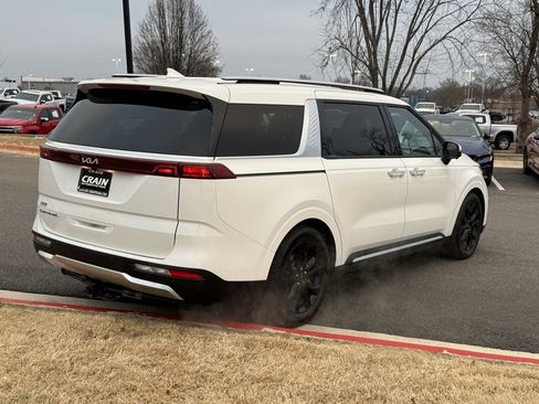 Used 2022 Kia Carnival SX image 8