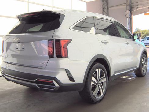 Used 2023 Kia Sorento EX AWD/4WD image 2