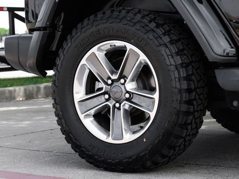 Used 2022 Jeep Wrangler Unlimited Sahara AWD/4WD image 67