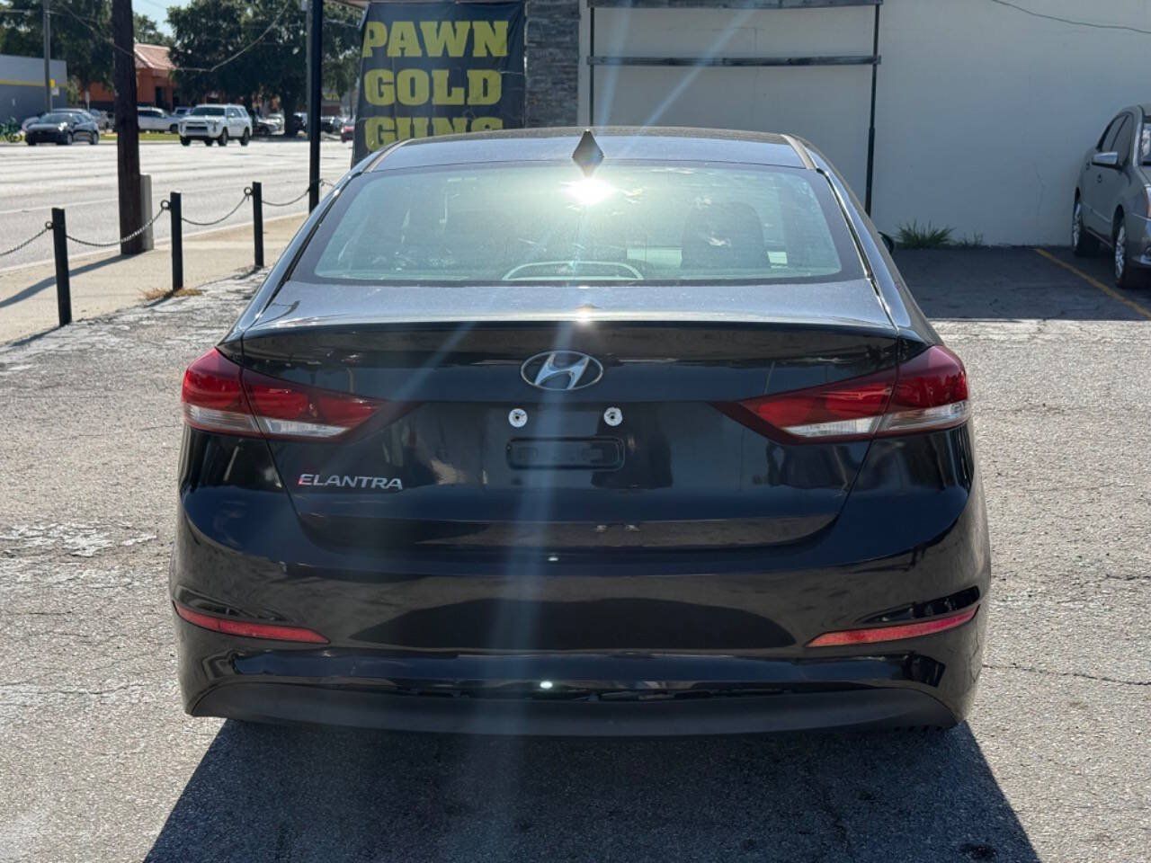 Used 2017 Hyundai Elantra SE FWD image 9