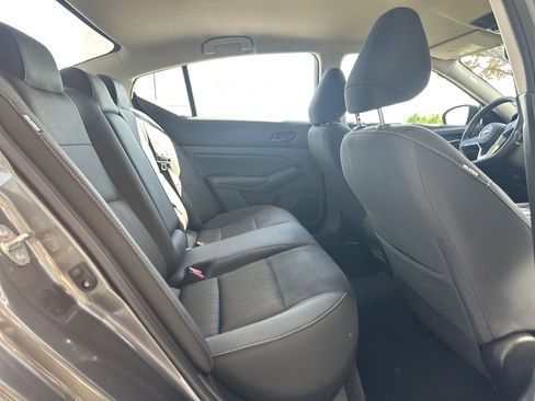 Used 2025 Nissan Altima 2.5 SV FWD image 15