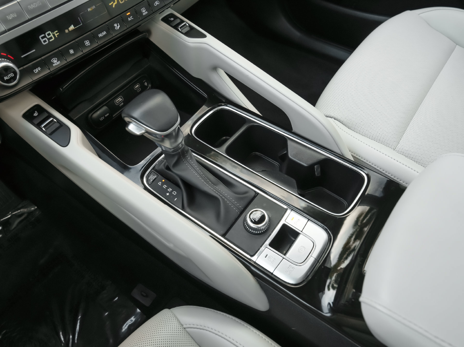 Used 2025 Kia Telluride S FWD image 15