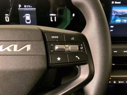 Used 2025 Kia K4 FWD image 19