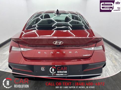 Used 2024 Hyundai Elantra Limited image 5