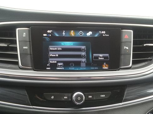 Used 2018 Buick Enclave Essence image 24