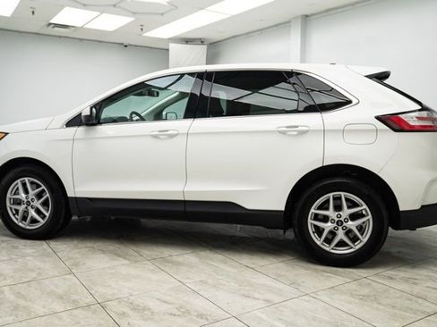 Used 2022 Ford Edge SEL w/ Convenience Package image 3