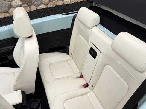 Used 2010 Volkswagen Beetle Final Edition FWD image 32