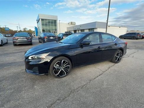 Used 2024 Nissan Altima 2.5 SR image 4