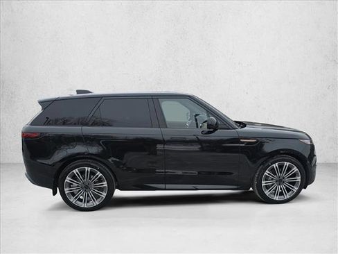 New 2026 Land Rover Range Rover Sport SE image 4