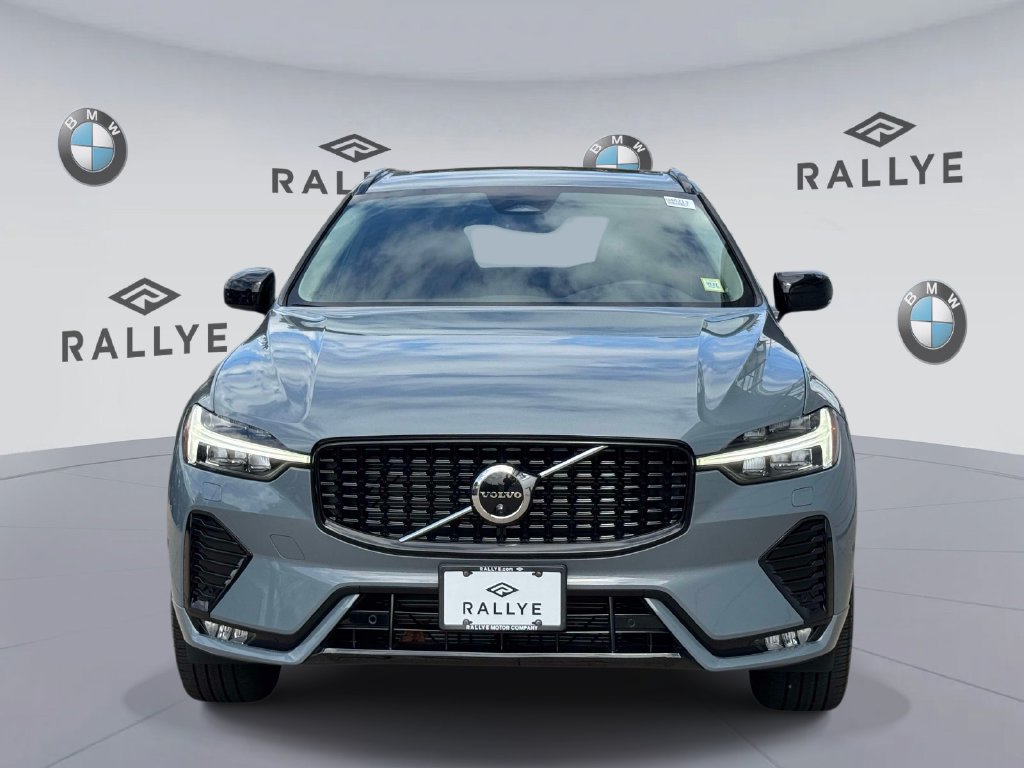 Used 2023 Volvo XC60 B5 Plus w/ Climate Package AWD/4WD image 2
