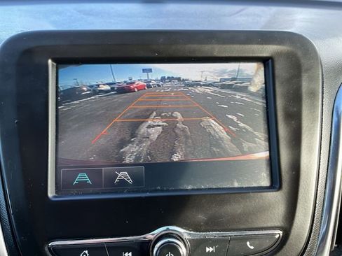 Used 2018 Chevrolet Equinox LT image 24