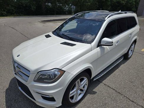 Used 2015 Mercedes-Benz GL 550 GL 550 4MATIC image 19