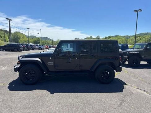 Used 2011 Jeep Wrangler Unlimited Sport AWD/4WD image 5