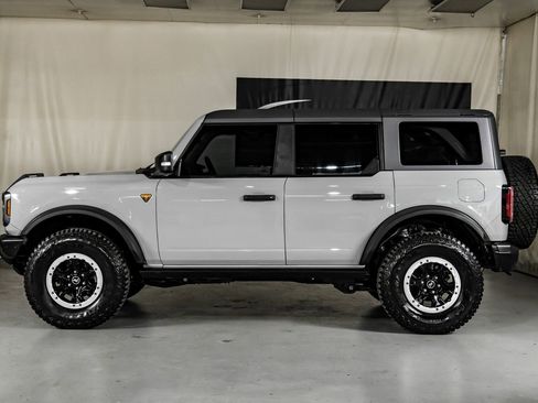 Used 2024 Ford Bronco Badlands image 12