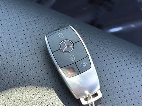 Certified 2026 Mercedes-Benz GLE 450 4MATIC image 38