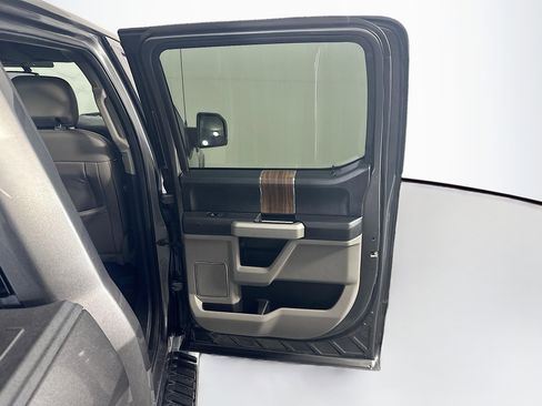 Used 2016 Ford F150 Lariat RWD image 31