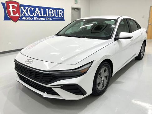 Used 2024 Hyundai Elantra SE image 8