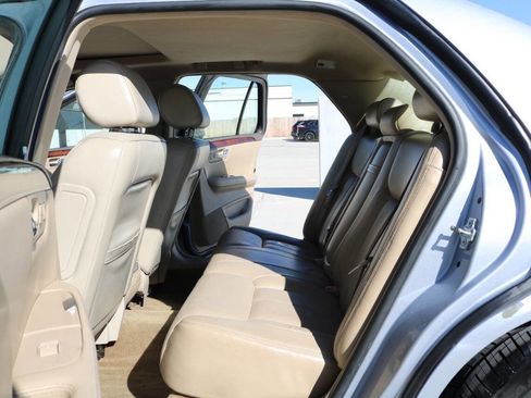 Used 2006 Cadillac DTS Performance image 44