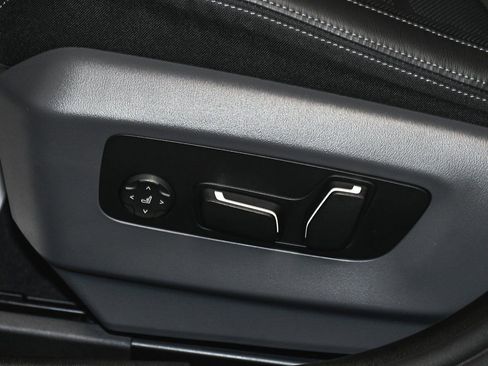 Used 2025 BMW i5 M60 w/ Executive Package image 61