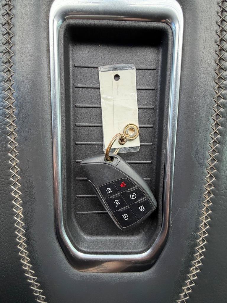 Used 2021 GMC Yukon Denali w/ Denali Premium Package RWD image 30