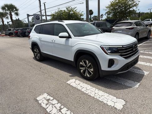 Certified 2024 Volkswagen Atlas SE FWD image 19