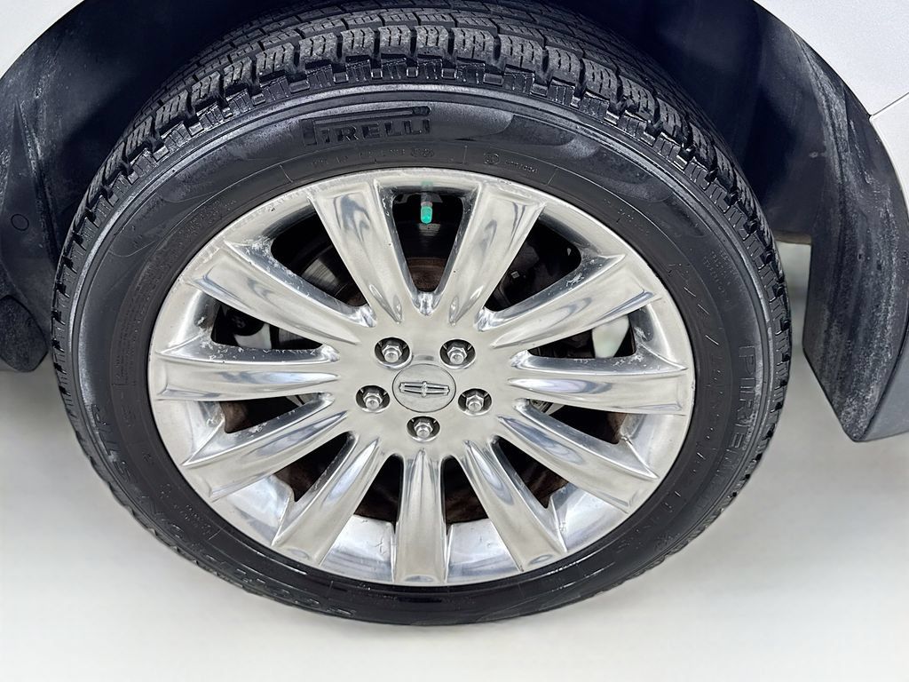 Used 2015 Lincoln MKX FWD w/ Equipment Group 102A image 40