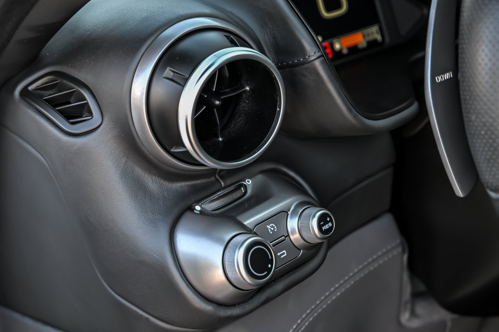 Used 2019 Ferrari Portofino RWD image 36