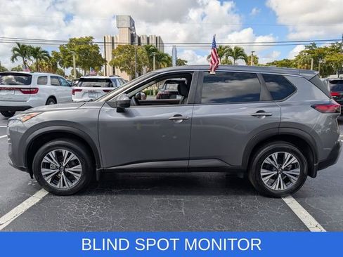 Used 2022 Nissan Rogue SV image 4