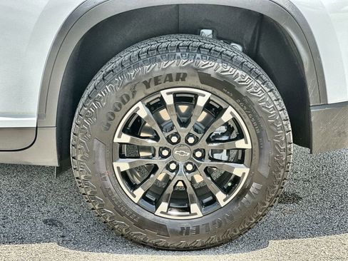 Used 2026 Chevrolet Traverse Z71 w/ Driver Confidence Package AWD/4WD image 33