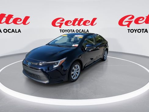 Used 2025 Toyota Corolla LE image 4