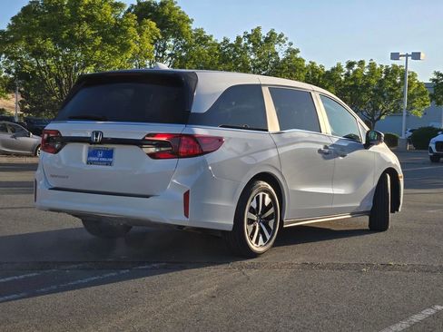New 2026 Honda Odyssey EX-L image 4