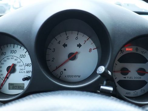 Used 2004 Toyota MR2 image 32