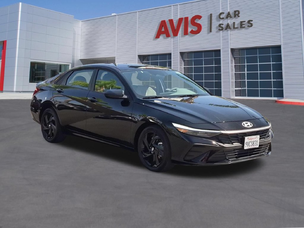 Used 2026 Hyundai Elantra Sport FWD image 3