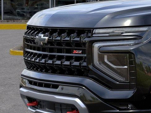 New 2026 Chevrolet Suburban Z71 w/ Comfort Package AWD/4WD image 13