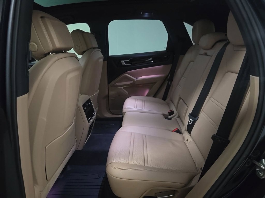 Used 2019 Porsche Cayenne AWD/4WD image 7
