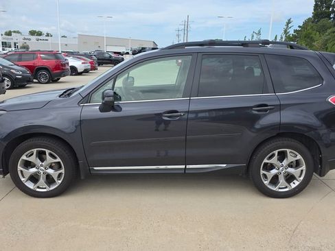 Used 2018 Subaru Forester 2.5i Touring AWD/4WD image 2
