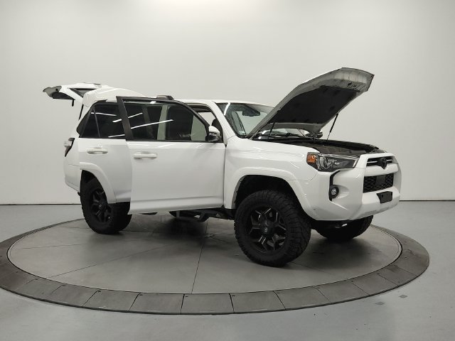 Used 2021 Toyota 4Runner SR5 Premium w/ Moonroof Package AWD/4WD image 10