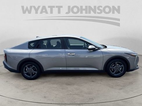 Used 2025 Kia K4 FWD image 6