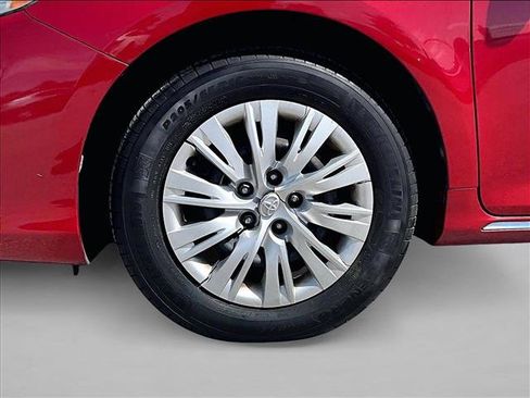 Used 2012 Toyota Camry LE FWD image 10